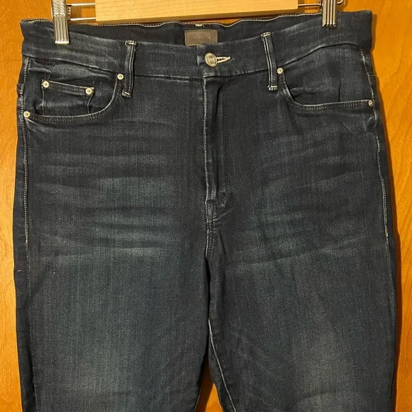 MOTHER High Waisted Looker Ankle Fray Jeans - Picture 5 of 11